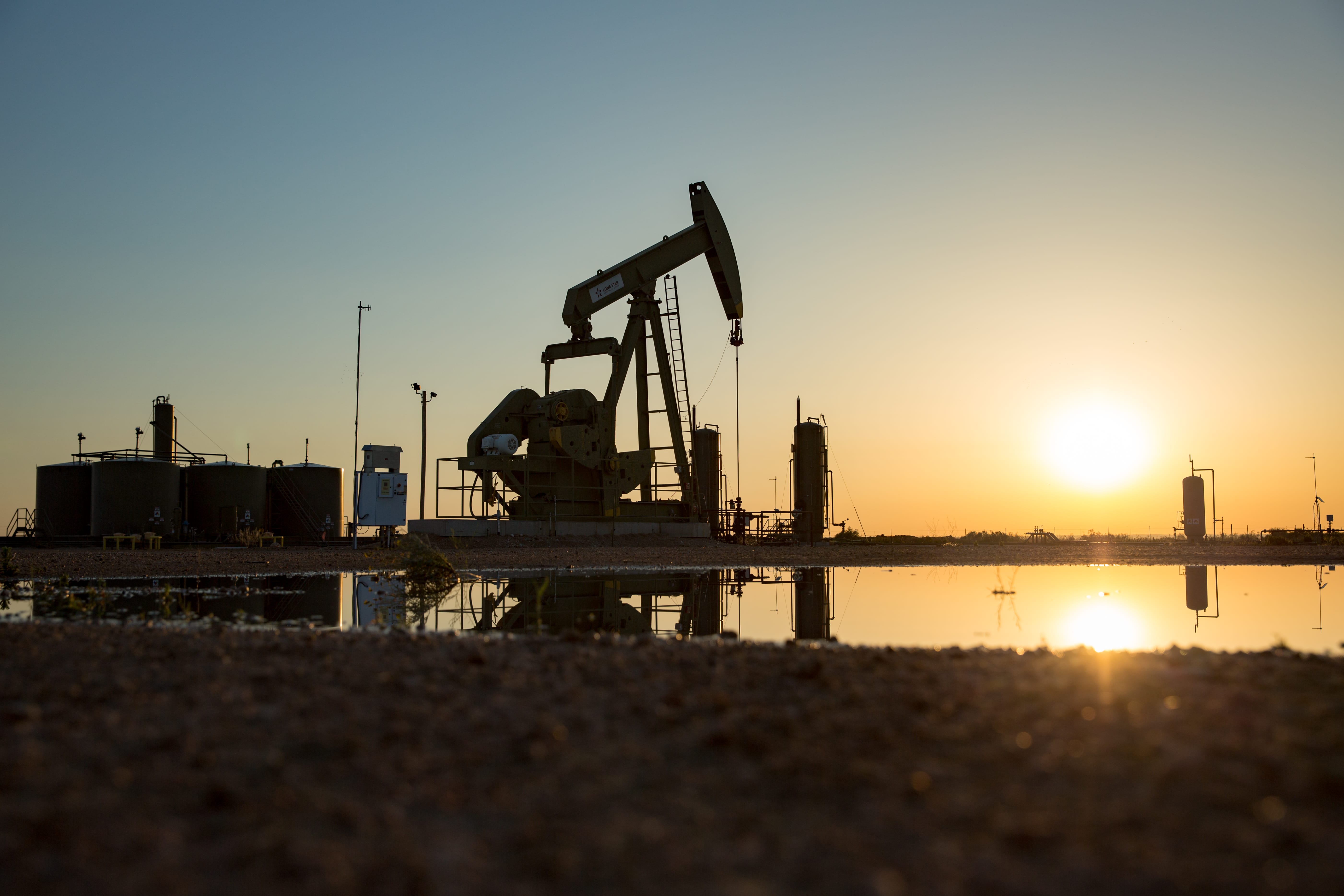 A pump jack operates in Carlsbad, N.M. (Robin Zielinski for the Center for Public Integrity)