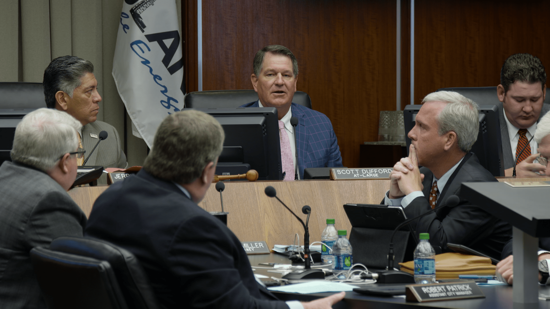 Midland Councilman Scott Dufford speaks at an April meeting at which members agonized
over how best to pay for needs prompted by the export boom.
